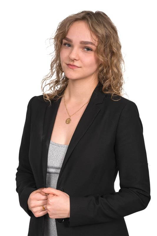 Fuchsbau-Lagerflaechen-fuerstenfeldbruck-Lara-Manon Schweigler Lara-Manon Schweigler - Immobilienkauffrau bei Fuchsbau Fürstenfeldbruck
